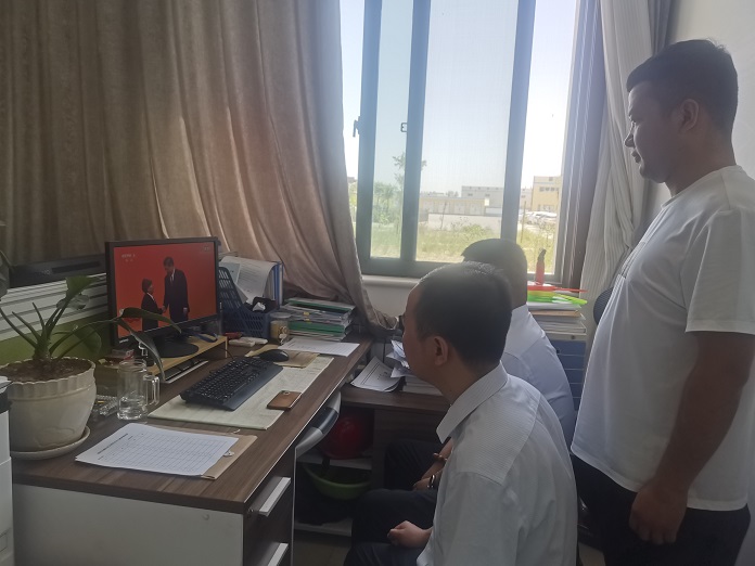 辅助运输队旁观现场.jpg