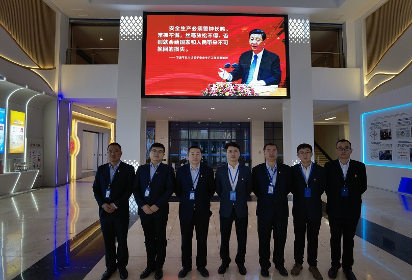 拍摄：任兴林，党员合照.jpg