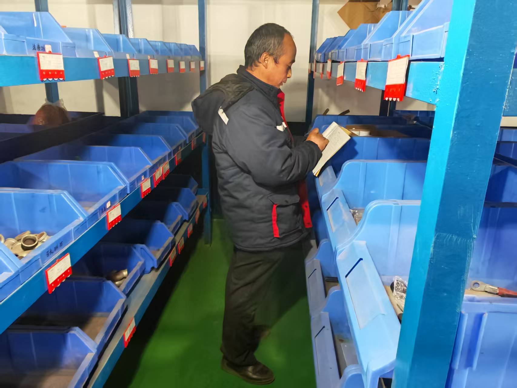 图二：资料员查对库存.jpg